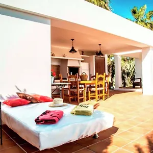 Villa Ideally Located With Pool A Short Drive From Ibiza Town And The Beach, San José